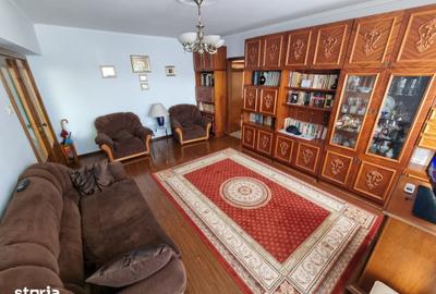 Apartament cu 3 camere în Capitol