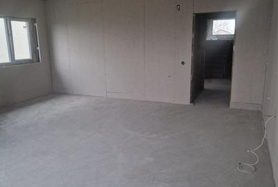 Casă cu 4 camere cu Teren 155 Mp în Central - 3