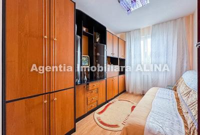 Apartament cu 3 camere semidecomandat în Micro 15