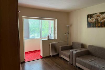 Apartament cu 2 camere semidecomandat, mobilat în Olimpia-Stadion - 1