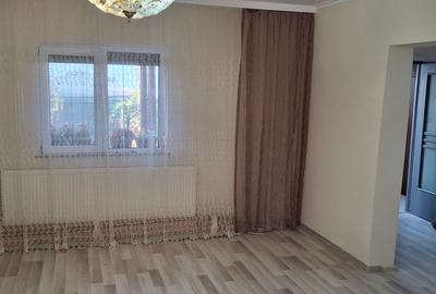 Casă cu 3 camere cu Canalizare în Sud - 4