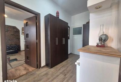 Apartament cu 2 camere decomandat în Tractorul - 1