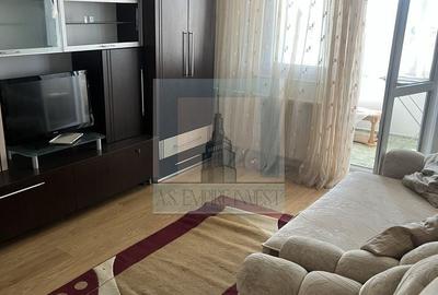 Apartament cu 3 camere decomandat, mobilat în Central