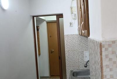 Garsonieră decomandată în Central - 2