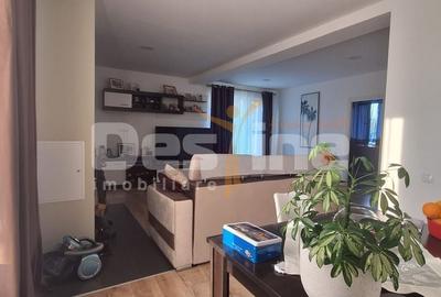Casă cu 4 camere decomandat cu Teren 100 Mp în Central