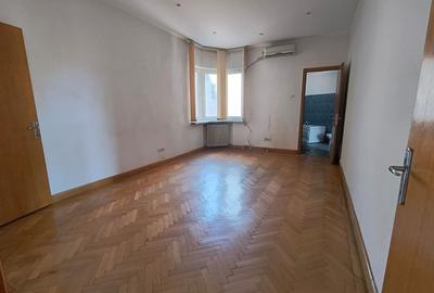 Apartament cu 4 camere semidecomandat în P-ța Romană - 3