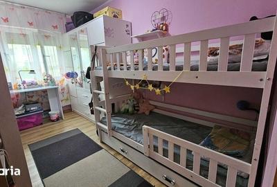 Apartament cu 3 camere semidecomandat în Aurel Vlaicu