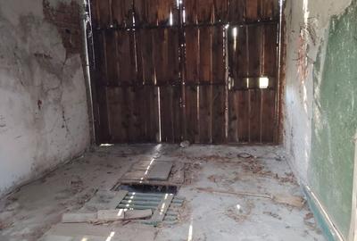 Casă cu 4 camere cu Teren 1554 Mp în Central - 10