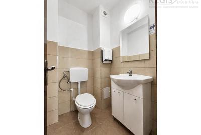 Spațiu comercial, de 80 mp, în Central