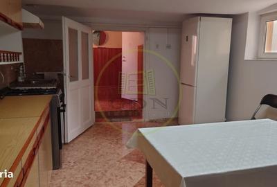 Casă cu 4 camere decomandat cu Teren 237 Mp în Central