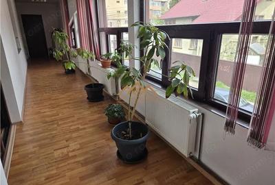 Spațiu comercial, de 300 mp, în Central - 3