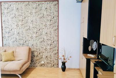 Apartament cu 2 camere decomandat în Eroii Revoluției