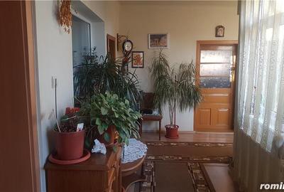 Casă cu 4 camere cu Teren 450 Mp în Lugoj - 1