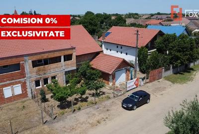 Duplex cu 6 camere cu Canalizare în Peciu Nou - 3