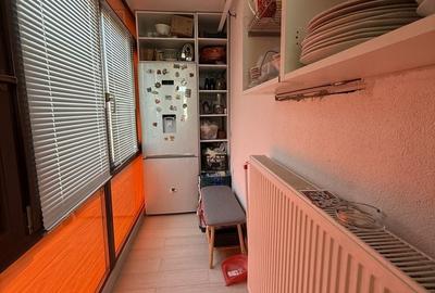 Apartament cu 4 camere decomandat în Central