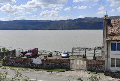 Casă cu 6 camere în Svinița