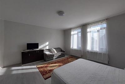 Casă individuală cu 7 camere cu Canalizare în Central - 3