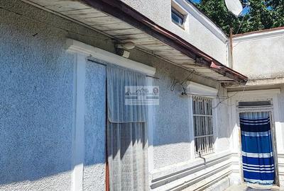 Casă cu Teren 1108 Mp în Sud