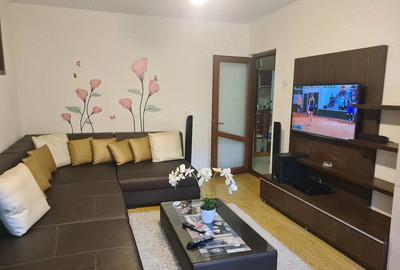 Apartament cu 3 camere decomandat în C5