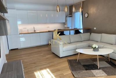 Apartament cu 3 camere semidecomandat, mobilat în Băneasa