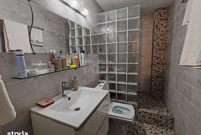 Apartament cu 3 camere decomandat în Rahova