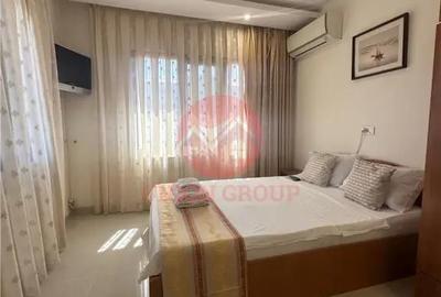 Casă cu 13 camere cu Canalizare în Central