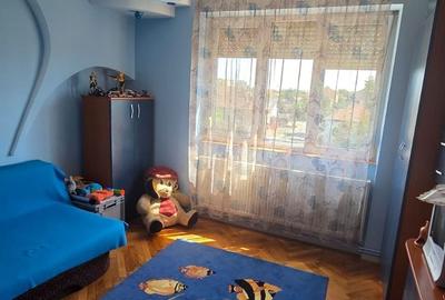 Apartament cu 3 camere decomandat în Burdea - 10