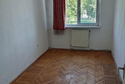 Apartament cu 3 camere decomandat în Gară - 1