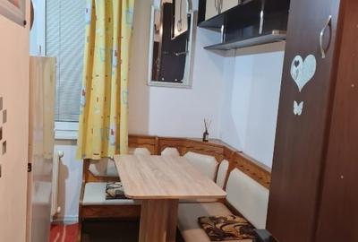 Garsonieră decomandată, mobilată în Dristor