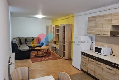 Apartament cu 3 camere semidecomandat în Dâmbul Rotund