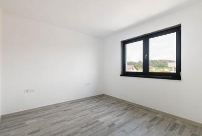 Duplex cu 3 camere cu Teren 200 Mp în Sânpetru - 8
