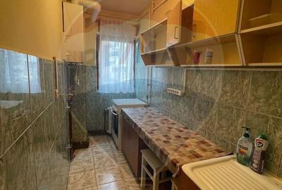 Garsonieră decomandată în UTA