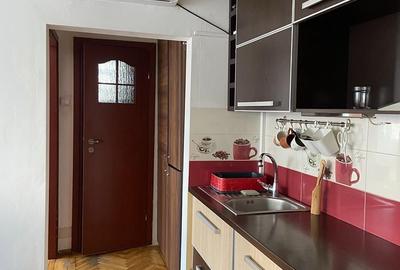 Apartament cu 2 camere semidecomandat în Balta Albă