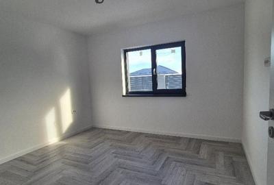 Casă cu 4 camere cu Teren 350 Mp în Clinceni