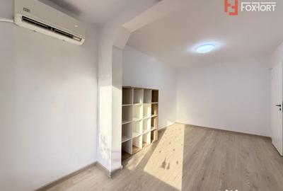 Apartament cu 3 camere decomandat în Girocului