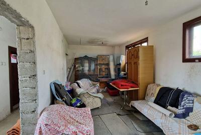 Casă cu 6 camere cu Garaj în Central - 3