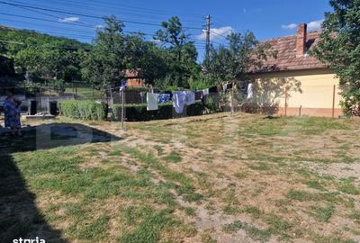 Casă cu 2 camere cu Teren 957 Mp în Central