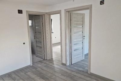Casă cu 4 camere cu Teren 1800 Mp în Bârsoiu