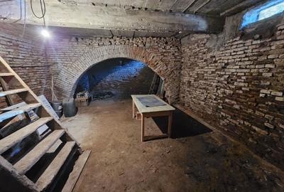Casă cu 4 camere decomandat cu Teren 500 Mp în Central - 3