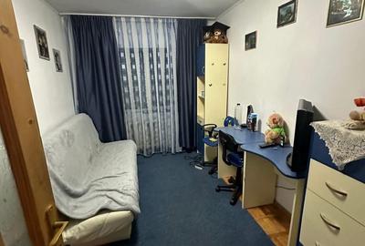 Apartament cu 4 camere decomandat în Central - 1