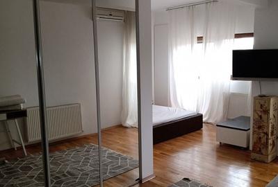 Apartament cu 2 camere semidecomandat în Basarab