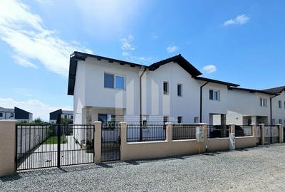 Duplex cu 4 camere cu Canalizare în Cetate - 1