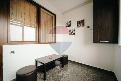 Apartament cu 2 camere nedecomandat, mobilat în Tractorul