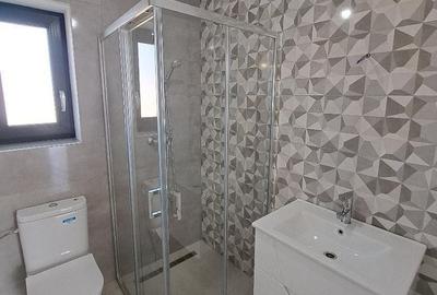 Casă cu 3 camere cu Teren 474 Mp în Micești