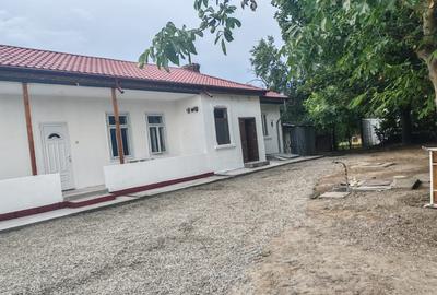 Casă individuală cu 4 camere cu Canalizare în Central