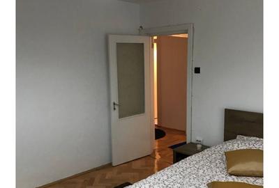 Apartament cu 3 camere decomandat în Complex Studențesc - 1