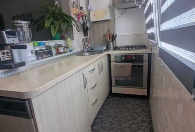 Apartament cu 3 camere semidecomandat în Buziașului - 3