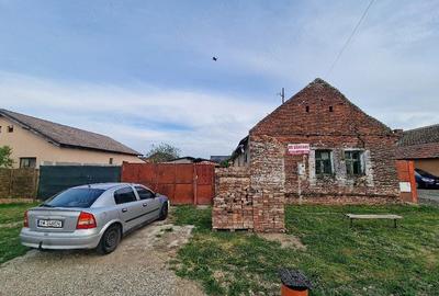 Casă cu Teren 520 Mp în Sânmihaiu Român - 2