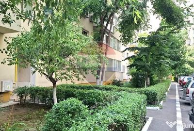 Apartament cu 2 camere decomandat în Bucur Obor