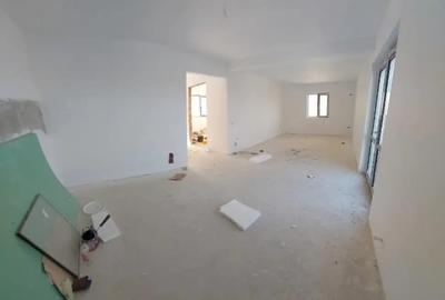 Casă cu 5 camere cu Teren 235 Mp în Vârteju